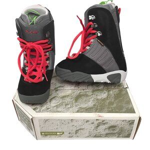 BRAND NEW Burton Ruler Snowboard Boots!  Size 6 Euro 38  Black  Traditional Lace
